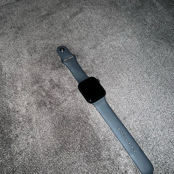 Apple Watch Series 7 45mm - Picture 3 of 5